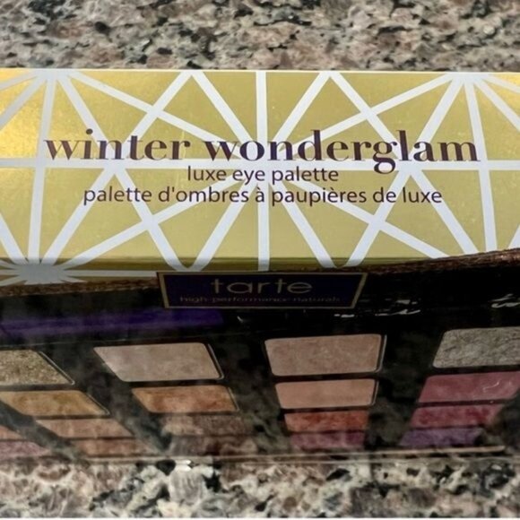 NIB TARTE LIMITED EDITION WINTER WONDERLAND LUXE EYESHADOW PALETTE AND MINIS SET - Picture 3 of 15